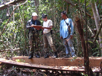 Para el derecho de conservar nuestra selva comunitaria en Borneo