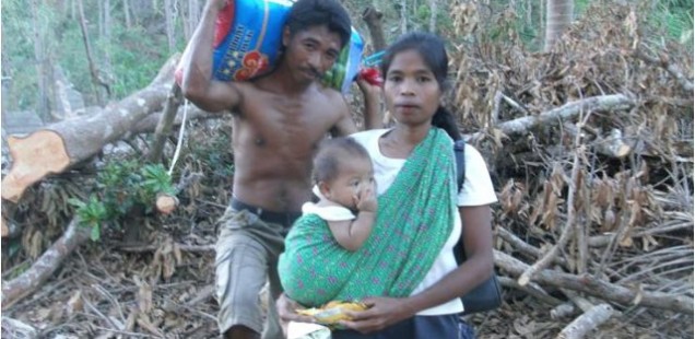 Pequeña ayuda de emergencia para las comunidades de la Isla Coron golpeadas por el tifón Hayan (Filipinas)