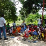 Apoyando a la pequeña vereda de Uvinje en su larga lucha por asegurar su derecho legítimo a sus tierras comunales