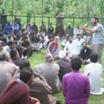Jóvenes indígenas se organizan para lograr medios de vida sostenibles en las estribaciones boscosas del Himalaya (Cachemira administrada por la India)