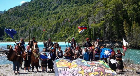 Soutenir de manière pratique la force spirituelle des femmes (zomo newen) pour protéger notre territoire Mapuche dans le sud du Chili.